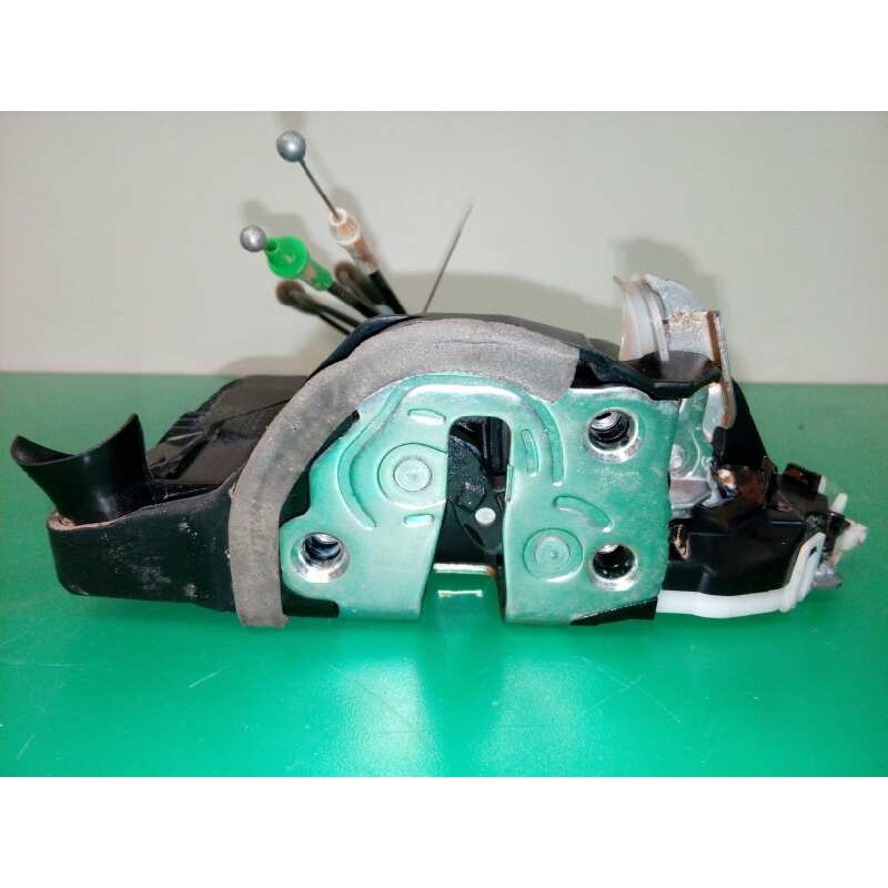 Recambio de cerradura puerta delantera derecha para toyota yaris (_p13_) 1.0 (ksp130_) referencia OEM IAM U3111130F3  