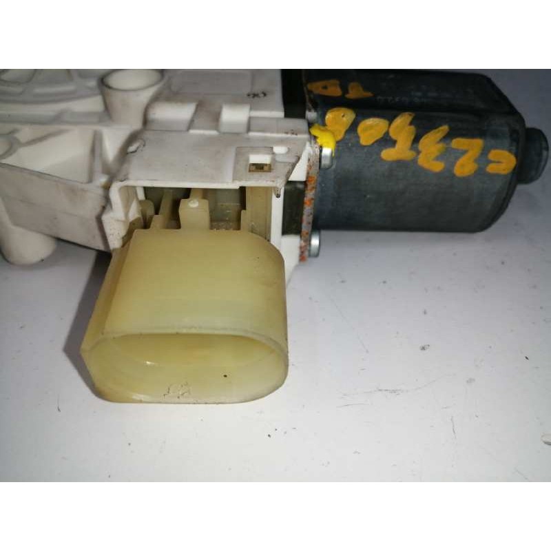 MOTOR ELEVALUNAS TRASERO DERECHO 0130822515