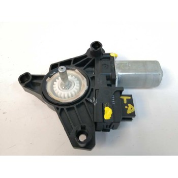 MOTOR ELEVALUNAS TRASERO DERECHO A2469063200 