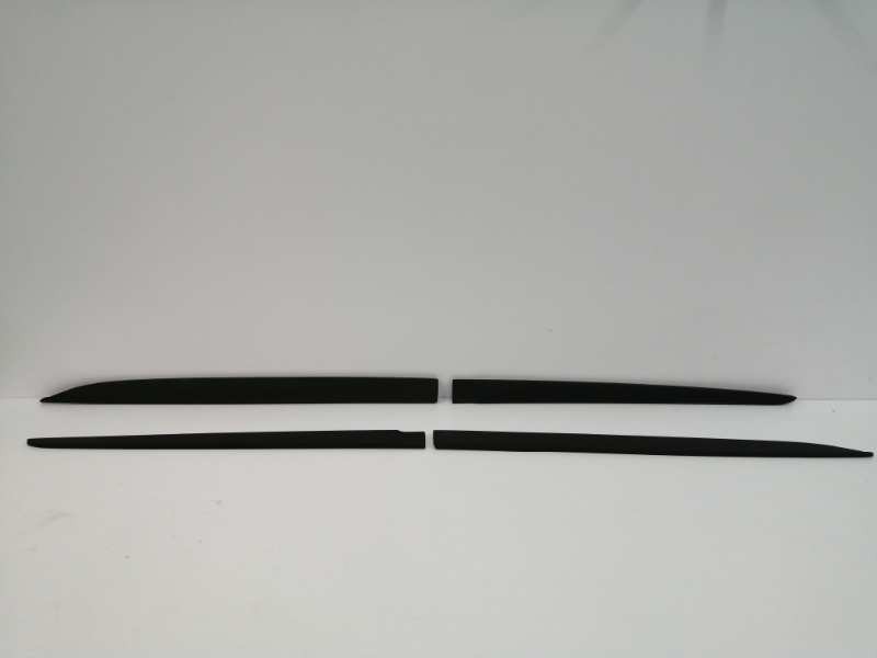 Recambio de moldura para chevrolet orlando lt+ referencia OEM IAM X0460028 PROTECTORAS PUERTAS 