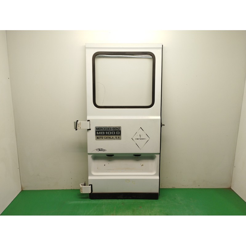 Recambio de porton trasero izquierdo para mercedes-benz mb 100 d caja cerrada / combi 2.4 diesel referencia OEM IAM  OBSERVAR FO