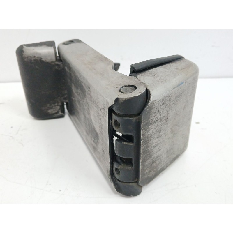 Recambio de soporte / guia puerta corredera para mercedes-benz mb 100 d caja cerrada / combi 2.4 diesel referencia OEM IAM A6017