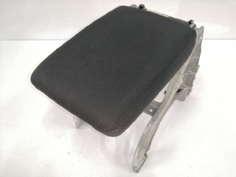 Recambio de apoyabrazos central para audi a4 avant (8w5) sport edition quattro referencia OEM IAM 8W0864283A Recambio de apoyabrazos central para audi a4 avant (8w5) sport edition quattro referencia OEM IAM 8W0864283A