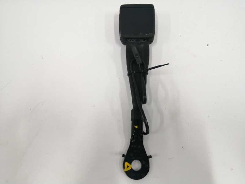 Recambio de enganche cinturon derecho para audi a4 avant (8w5) sport edition quattro referencia OEM IAM 8W0857755 DELANTERO Recambio de enganche cinturon derecho para audi a4 avant (8w5) sport edition quattro referencia OEM IAM 8W0857755 DELANTERO