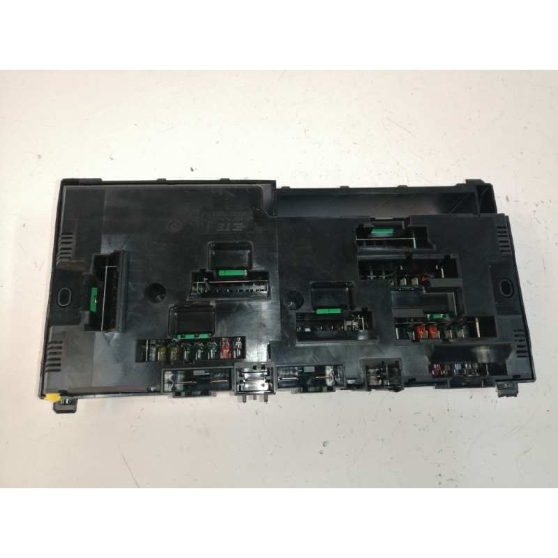 CAJA RELES / FUSIBLES ENCHUFE ROTO
