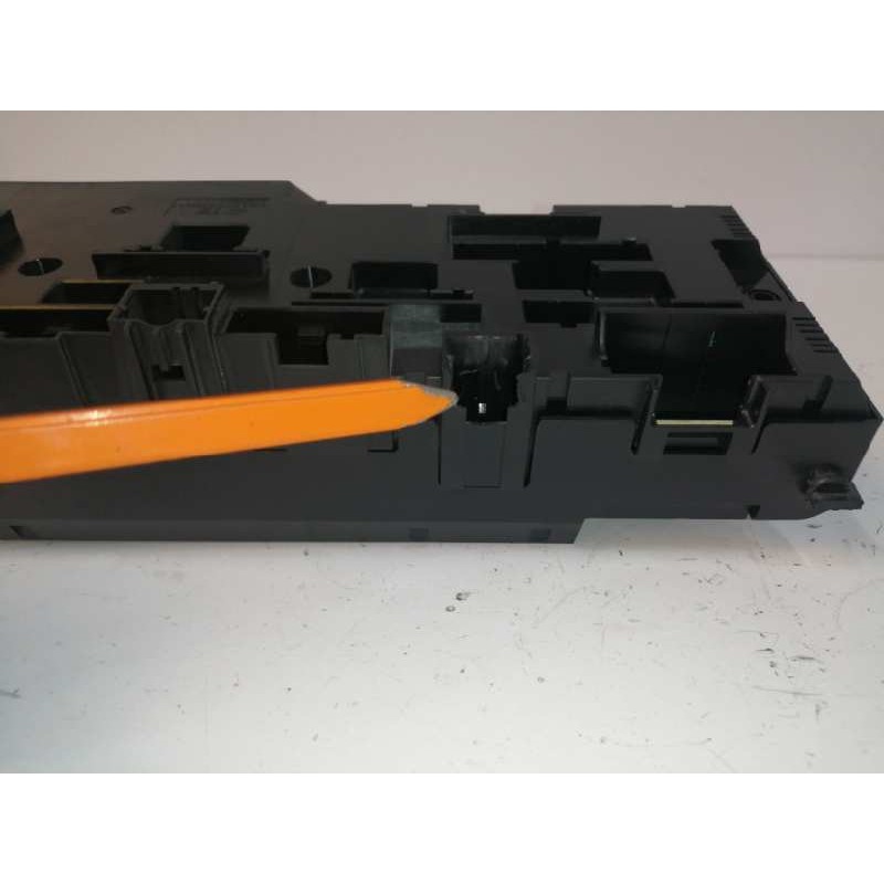 CAJA RELES / FUSIBLES ENCHUFE ROTO
