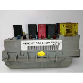 Recambio de caja reles / fusibles para fiat punto berlina (188) 1.9 diesel eco referencia OEM IAM 46760257  