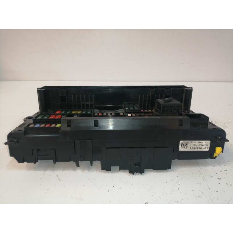 CAJA RELES / FUSIBLES ENCHUFE ROTO