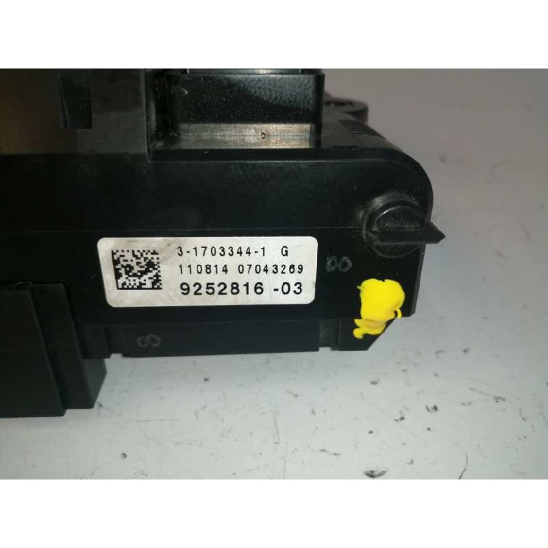 CAJA RELES / FUSIBLES ENCHUFE ROTO
