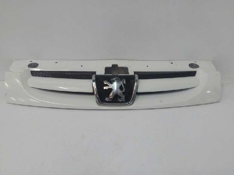 Recambio de rejilla delantera para peugeot partner (s2) 2.0 hdi cat referencia OEM IAM 9644758777  
