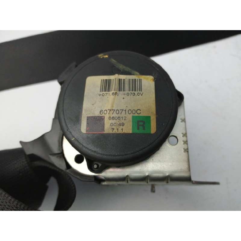 CINTURON SEGURIDAD TRASERO DERECHO 607707100C