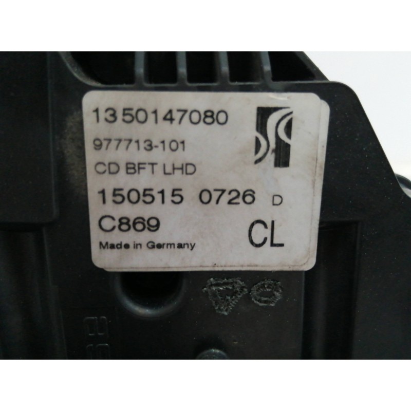 CERRADURA PUERTA DELANTERA DERECHA 977713101