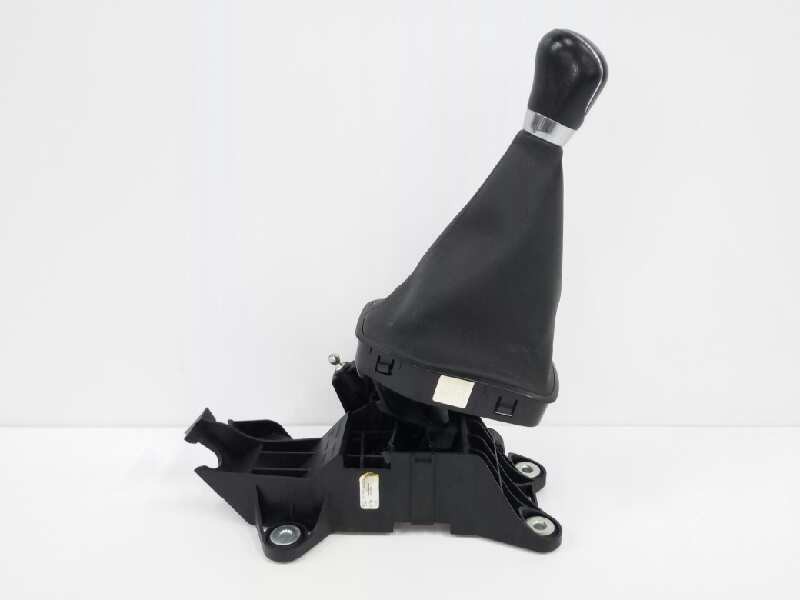 Recambio de palanca cambio para ford transit courier 1.5 tdci cat referencia OEM IAM AV1R7C453CKA  
