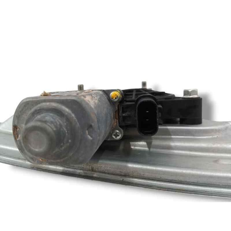 ELEVALUNAS TRASERO DERECHO 82450J9000