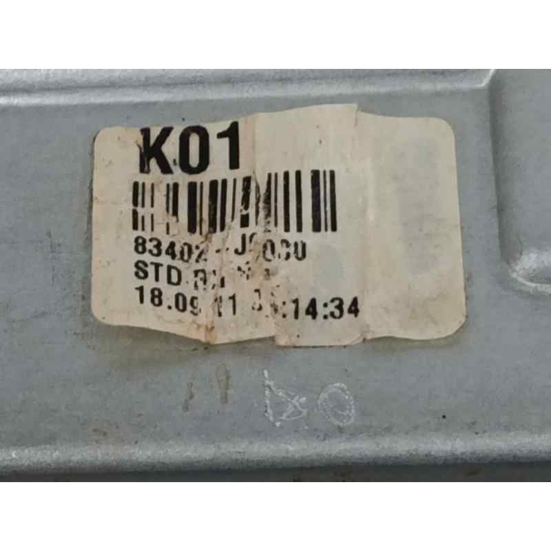 ELEVALUNAS TRASERO DERECHO 82450J9000