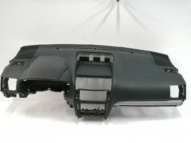 Recambio de salpicadero para subaru xv 2.0 cat referencia OEM IAM 66040FJ010  
