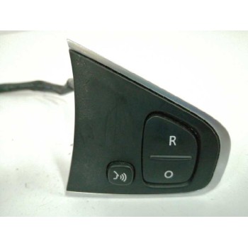 Recambio de mando volante para renault captur 0.9 energy referencia OEM IAM 631561000A  