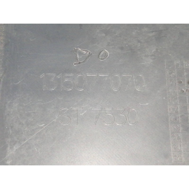 REJILLA PARAGOLPES CENTRAL REPARADA