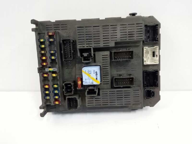 Recambio de caja reles / fusibles para citroën c5 berlina 2.0 hdi referencia OEM IAM 9647448280  