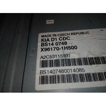 Recambio de sistema audio / radio cd para kia cee´d active referencia OEM IAM 961701H500  