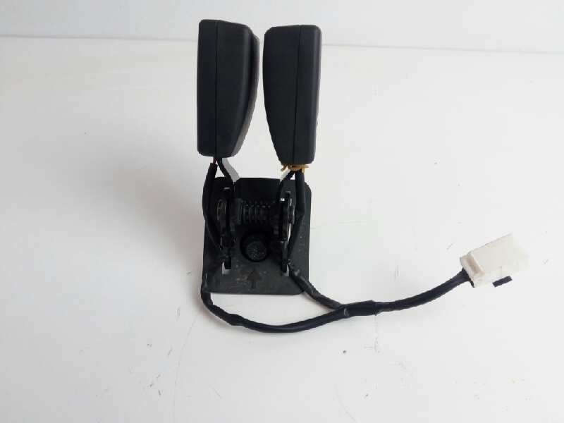 Recambio de enganche cinturon central para kia carens ( ) 1.7 crdi cat referencia OEM IAM 89830A4230WK TRASERO 