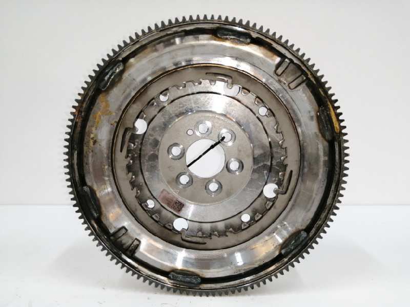 Recambio de volante motor para skoda octavia lim. (5e3) 1.0 tsi referencia OEM IAM 04C105266F  
