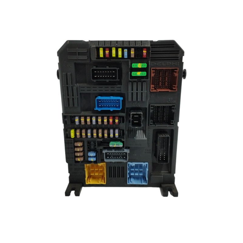 CAJA RELES / FUSIBLES