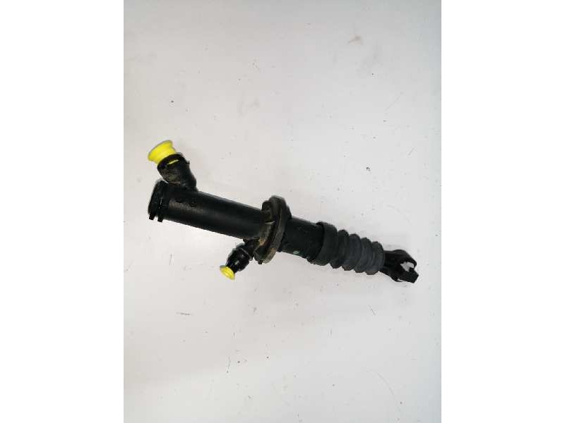 Recambio de bomba embrague para renault captur 0.9 energy referencia OEM IAM 306105773R  