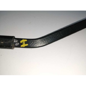 Recambio de brazo limpia delantero izquierdo para renault captur 0.9 energy referencia OEM IAM 288812365R  