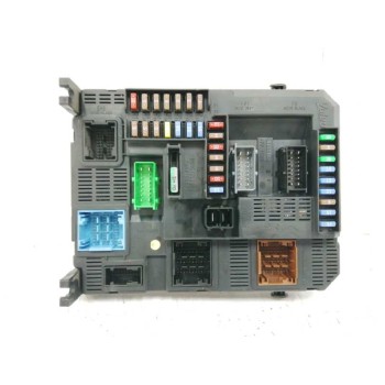Recambio de caja reles / fusibles para peugeot 208 1.2 12v vti referencia OEM IAM 9807531680  
