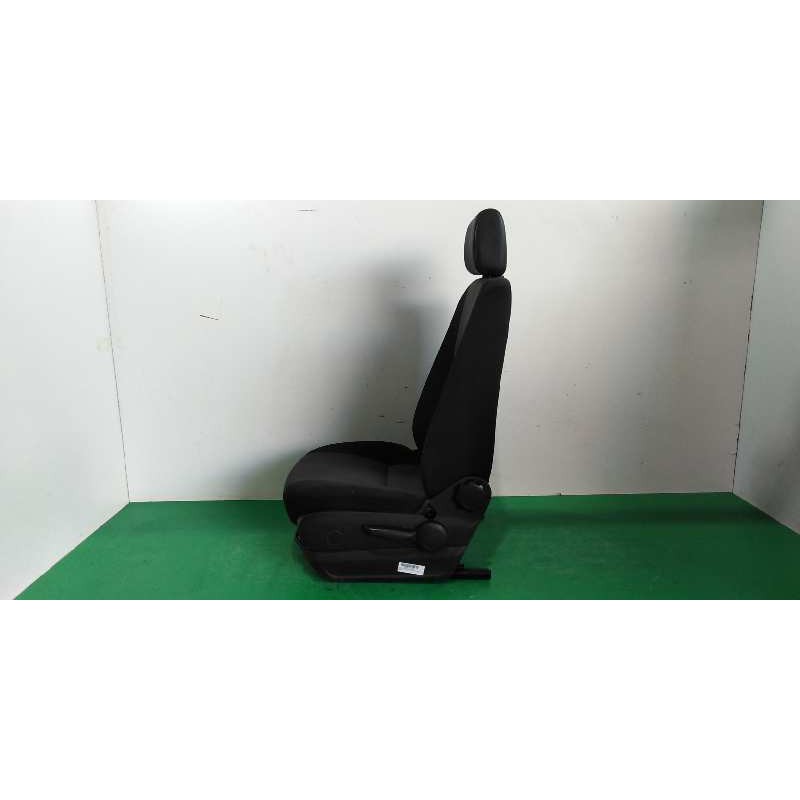 ASIENTO DELANTERO IZQUIERDO