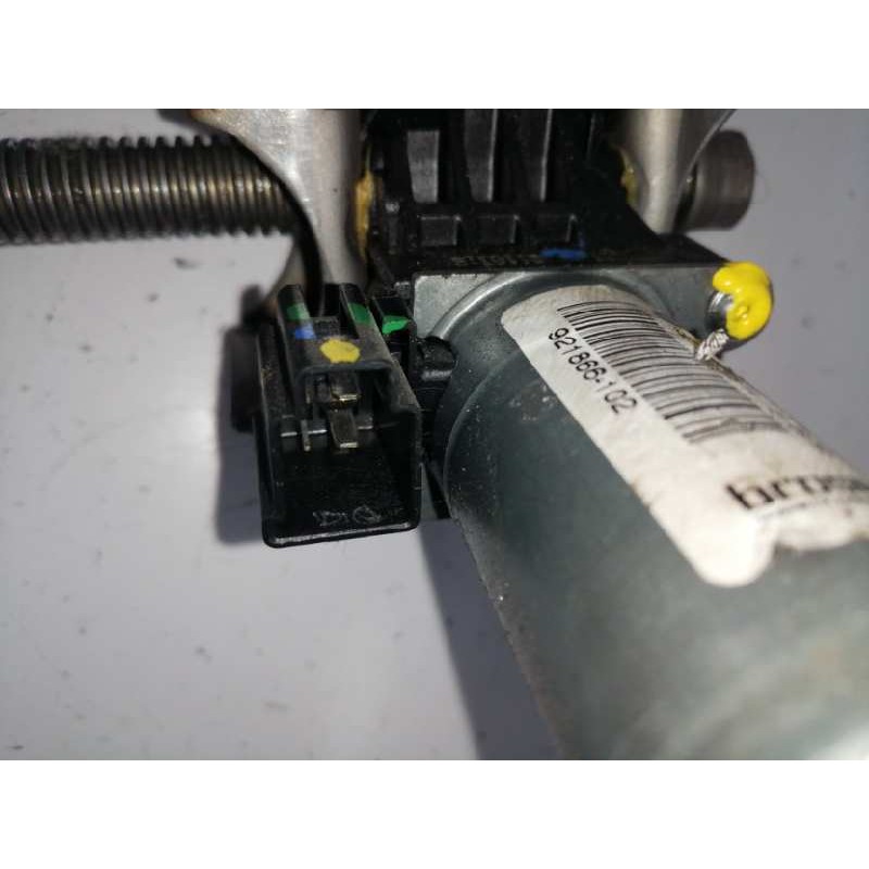 NO IDENTIFICADO MOTOR DE ASIENTO DELANTERO DERECHO