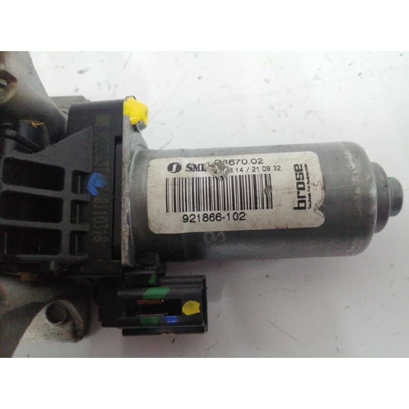 NO IDENTIFICADO MOTOR DE ASIENTO DELANTERO DERECHO