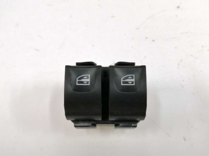 Recambio de mando elevalunas delantero izquierdo para renault captur 0.9 energy referencia OEM IAM 254118044R ENCHUFE BLANCO Recambio de mando elevalunas delantero izquierdo para renault captur 0.9 energy referencia OEM IAM 254118044R ENCHUFE BLANCO