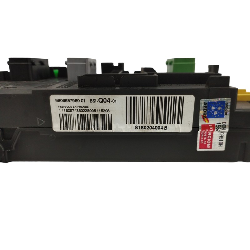 CAJA RELES / FUSIBLES S180204004B