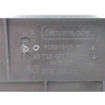 Recambio de rejilla aireadora para peugeot 208 1.2 12v vti referencia OEM IAM 9672848677 CENTRAL 