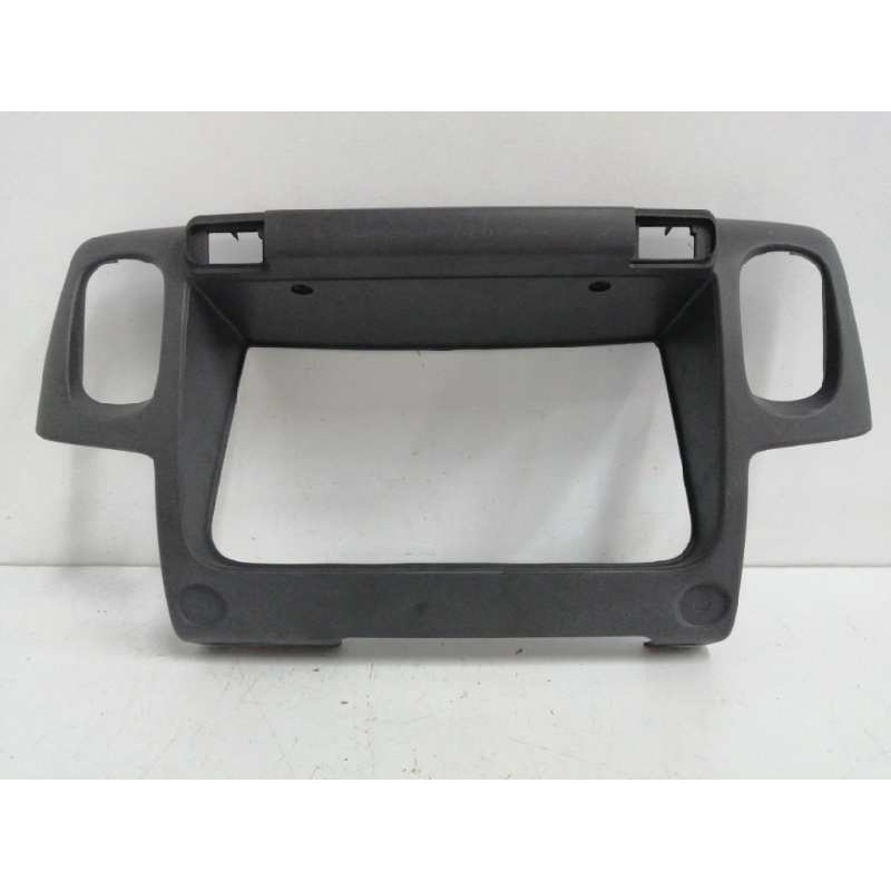 Recambio de tapas cuadro instrumentos para nissan cabstar 01.04  3.0 diesel referencia OEM IAM 682400T500  