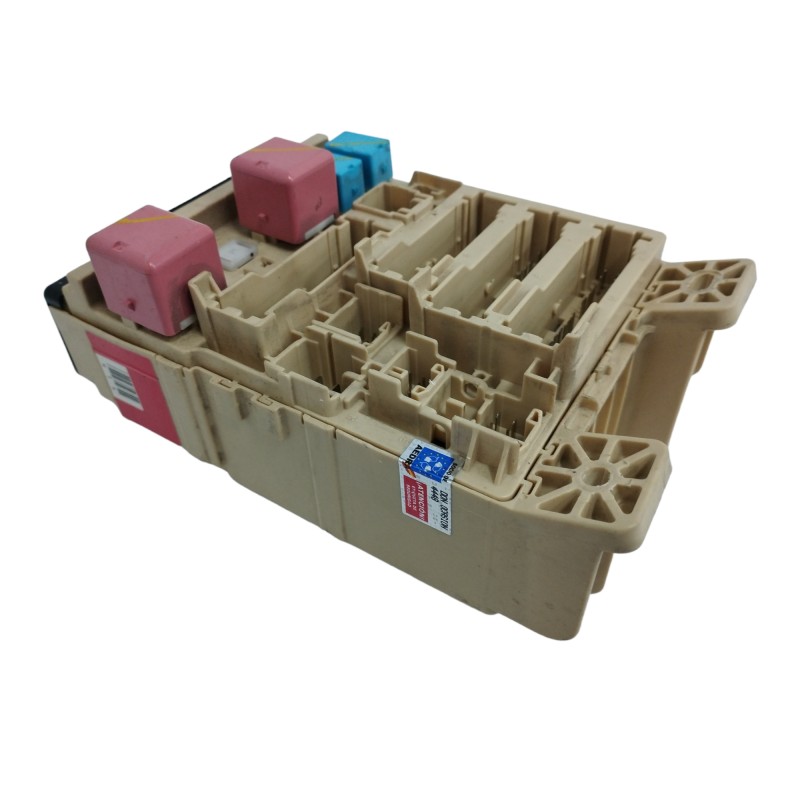 CAJA RELES / FUSIBLES