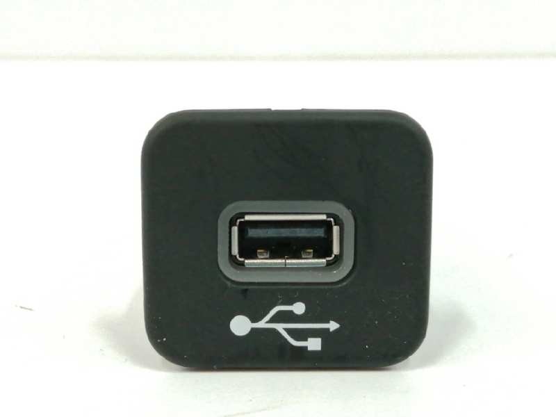 Recambio de modulo electronico para jeep renegade 1.6 m-jet cat referencia OEM IAM 735600659 PUERTO USB 
