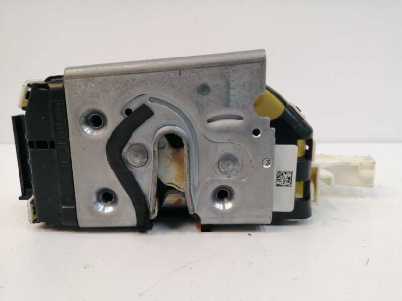 Recambio de cerradura puerta trasera derecha para jeep renegade 1.6 m-jet cat referencia OEM IAM 52082561 40146025009 Recambio de cerradura puerta trasera derecha para jeep renegade 1.6 m-jet cat referencia OEM IAM 52082561 40146025009