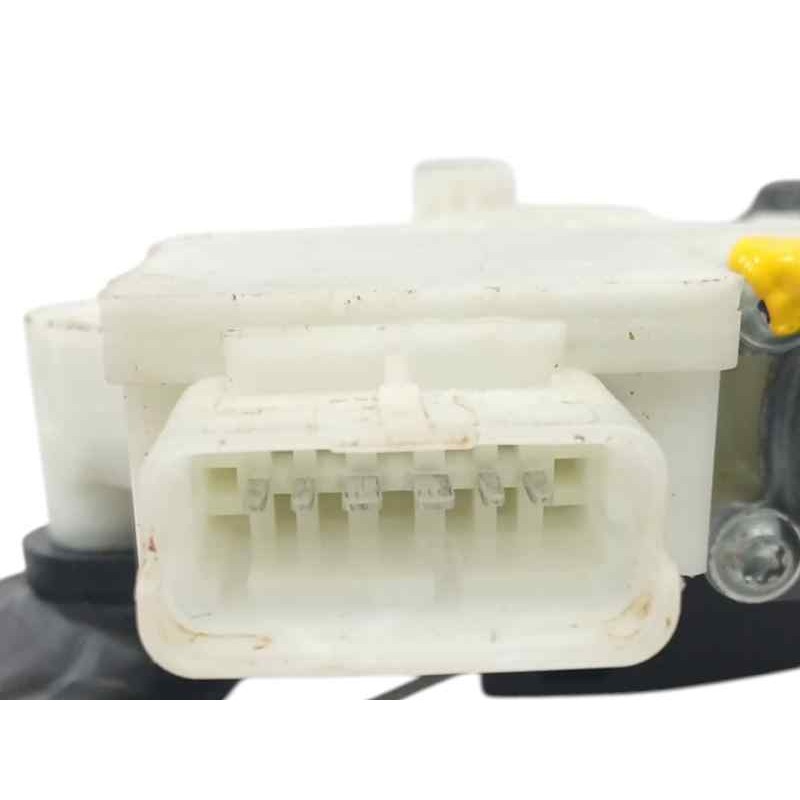 ELEVALUNAS DELANTERO DERECHO 9825710280