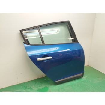 Recambio de puerta trasera derecha para renault megane iii berlina 5 p 1.5 dci diesel referencia OEM IAM   