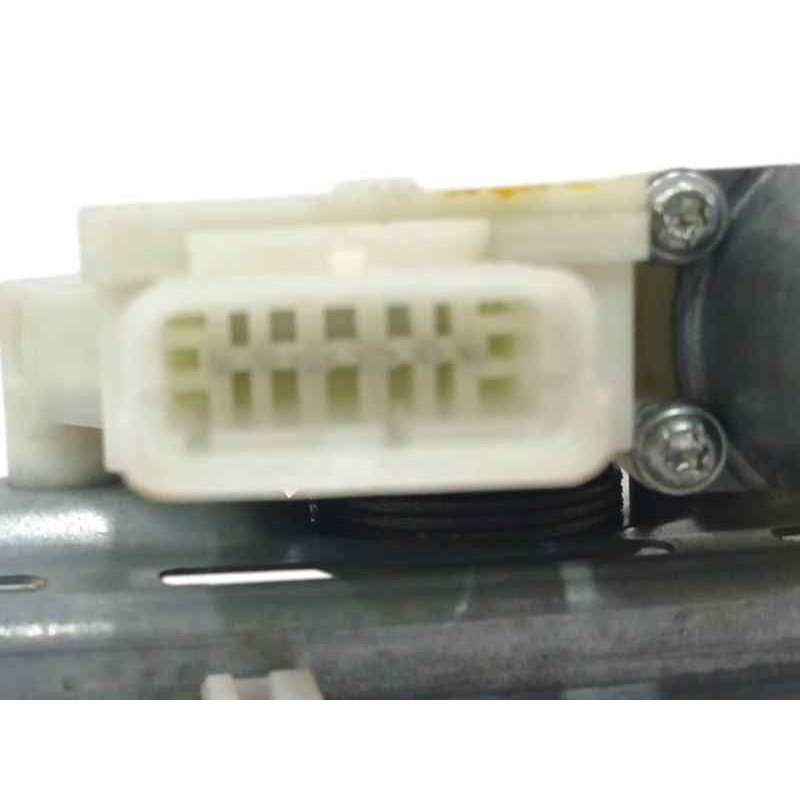 ELEVALUNAS TRASERO DERECHO 9825710480