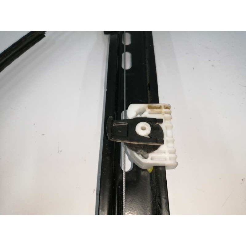 ELEVALUNAS DELANTERO DERECHO