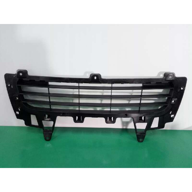 Recambio de rejilla paragolpes central para porsche cayenne (typ 9pa1) s referencia OEM IAM 7L5807683E  
