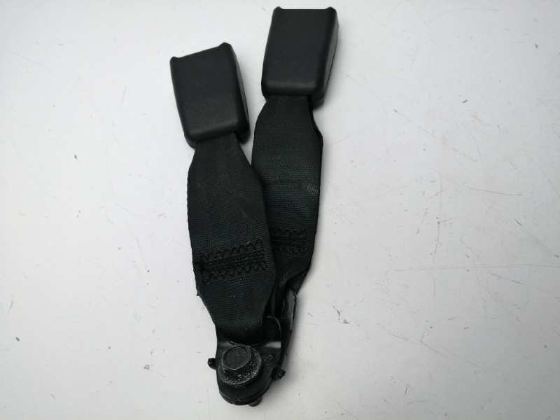 Recambio de enganche cinturon derecho para ssangyong actyon 2.0 td cat referencia OEM IAM 7566131100LAM TRASERO 