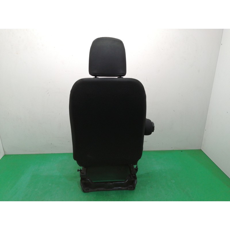 ASIENTO DELANTERO IZQUIERDO