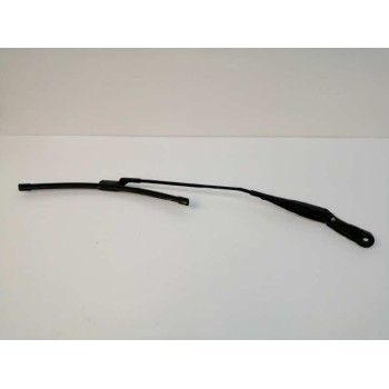 Recambio de brazo limpia delantero derecho para peugeot 308 1.2 12v e-thp referencia OEM IAM 9677256180  