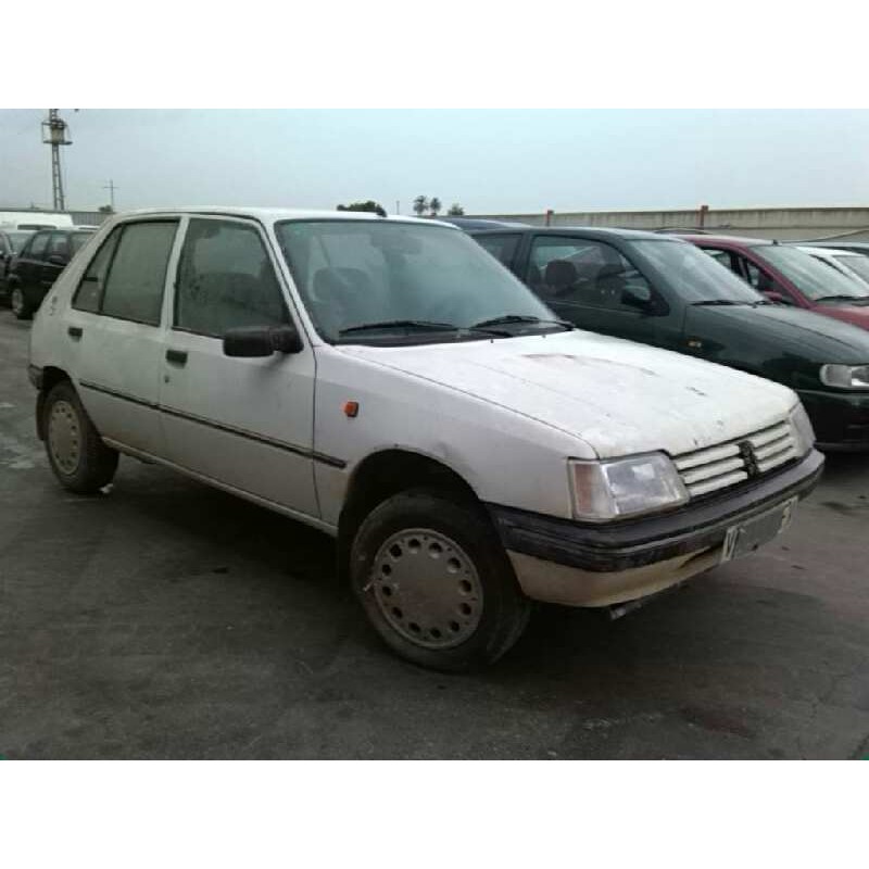PEUGEOT 205 BERLINA