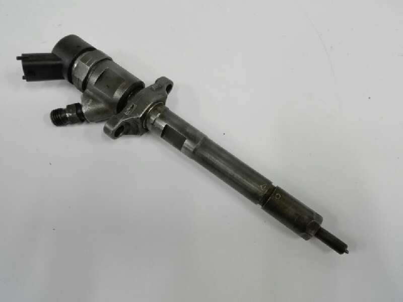 Recambio de inyector para ford focus berlina (cap) 1.6 tdci cat referencia OEM IAM 0445110259  